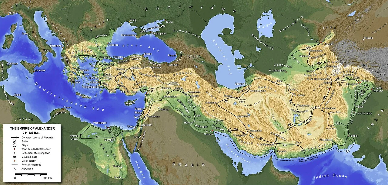 Mapa imperium Aleksandra Wielkiego u szczytu potęgi ok. 323 p.n.e., z trasą podbojów, kluczowymi bitwami i miastami