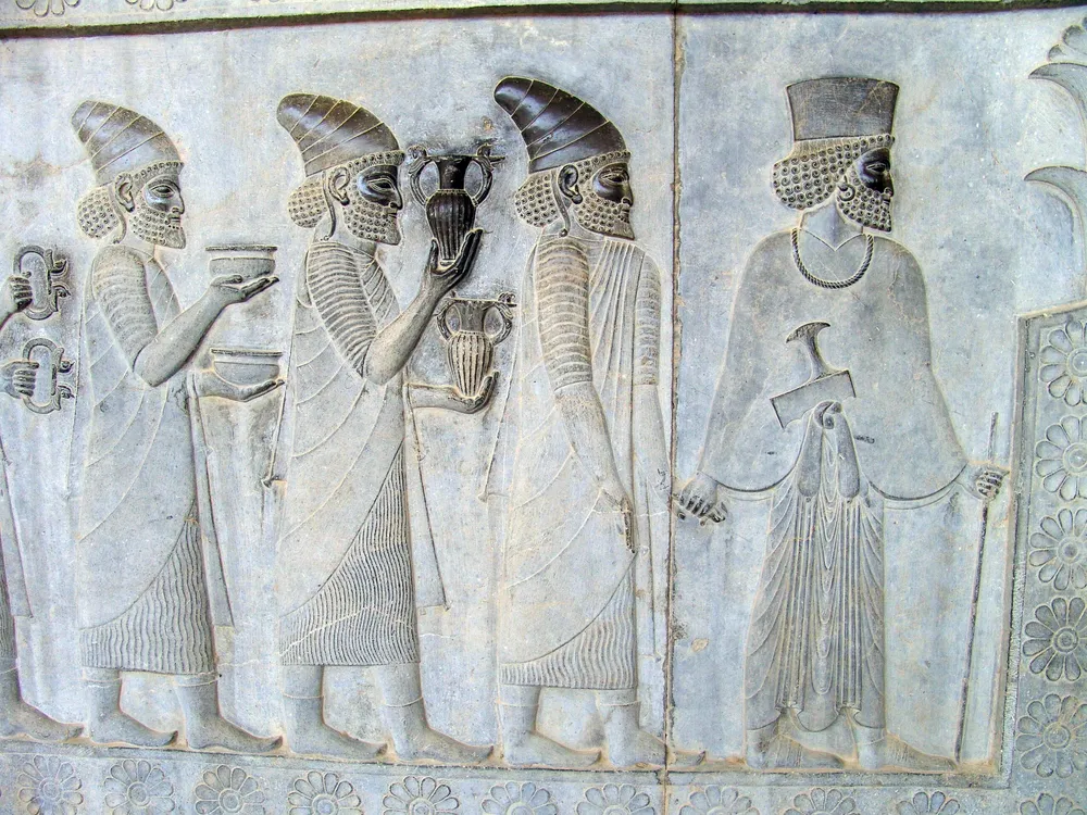 Apadana — sala audiencyjna Dariusza I w Persepolis, relief z posłami z całego imperium